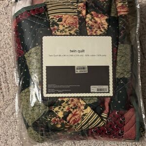 Floral Patchwork Twin Quilt